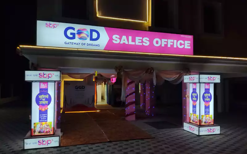 Glow Sign & Front Lit Board